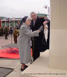 Sister Francis and Lindsay Hoyle MP unveil the memorial